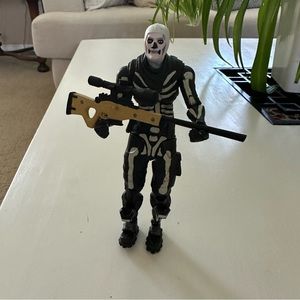 Fortnite Skull Trooper 7" and Gun Posable Action Figure Join